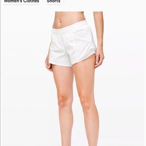 Lululemon hotty hot low rise shorts 4 in